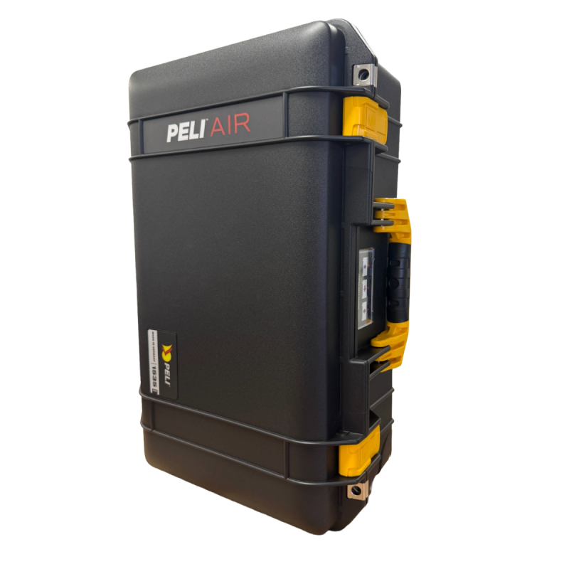 Peli Air 1535, Schwarz mit gelbem Griff und Verschlüssen